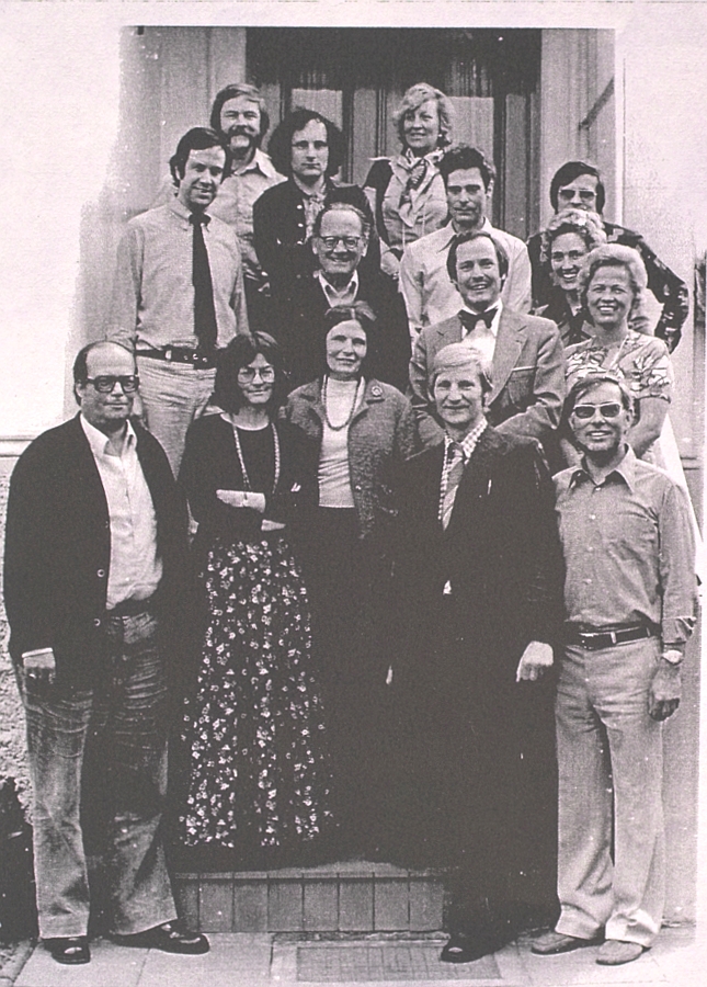 Herr Lamp mit einigen ehemaligen Schülern 1975
